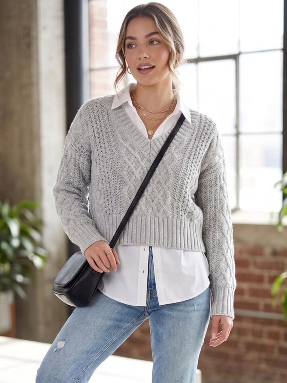 American Eagle Heather Grey Chunky Cable Knit Cropped V Neck Sweater M